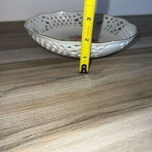 Lattice Fine Porcelain Cut Work Bowl Gold Trim Floral 71/2” X 13/4” Serving Dish - Picture 4 of 8